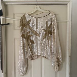 Elegant Sequin Leaf Pattern Top 100 % silk